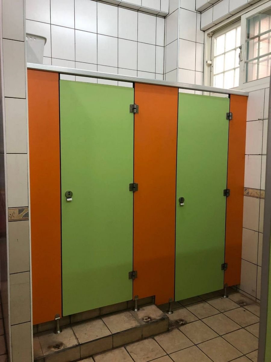 浴廁搗擺隔間